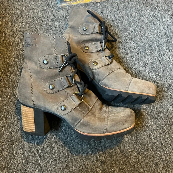 Sorel Addington Lace Up Boots, size 7.5 - Picture 2 of 6